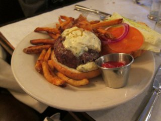 BRASSERIE BURGER with POMMES FRITES BRASSERIE BURGER with POMMES FRITES